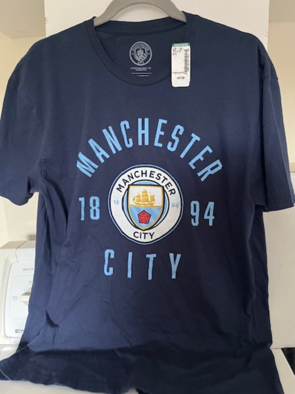 Manchester City men’s t-shirt.